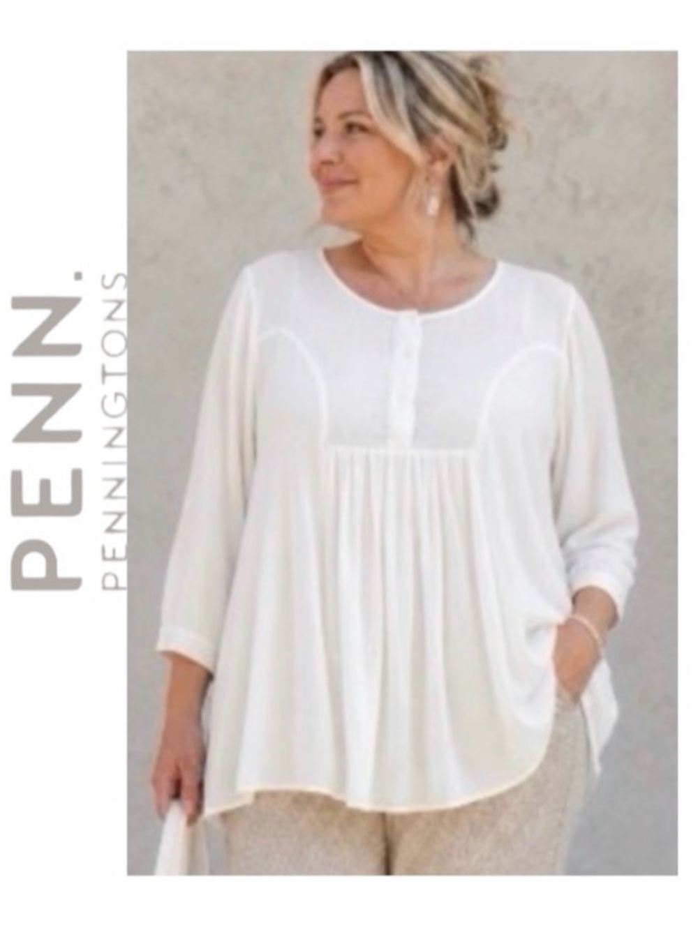 3X Flowy Tunic Top in Soft Winter White, d/C Jeans